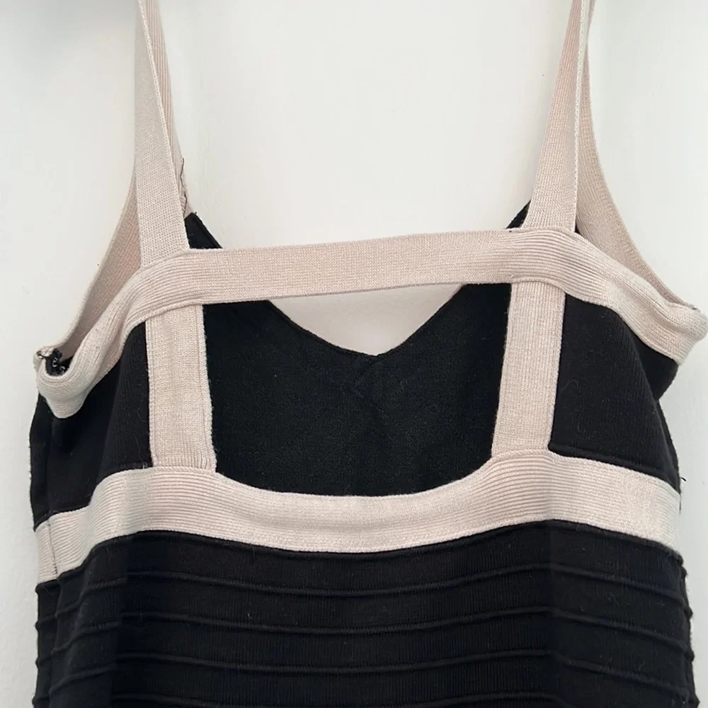 Beige and black dress - Picture 3 of 4